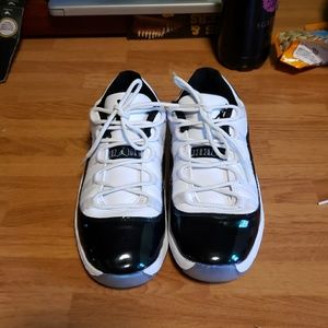 Jordan's retro 11 white emerald rise black